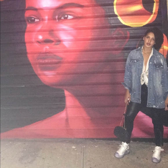 Meet your Posher, Celly - Picture 1 of 1